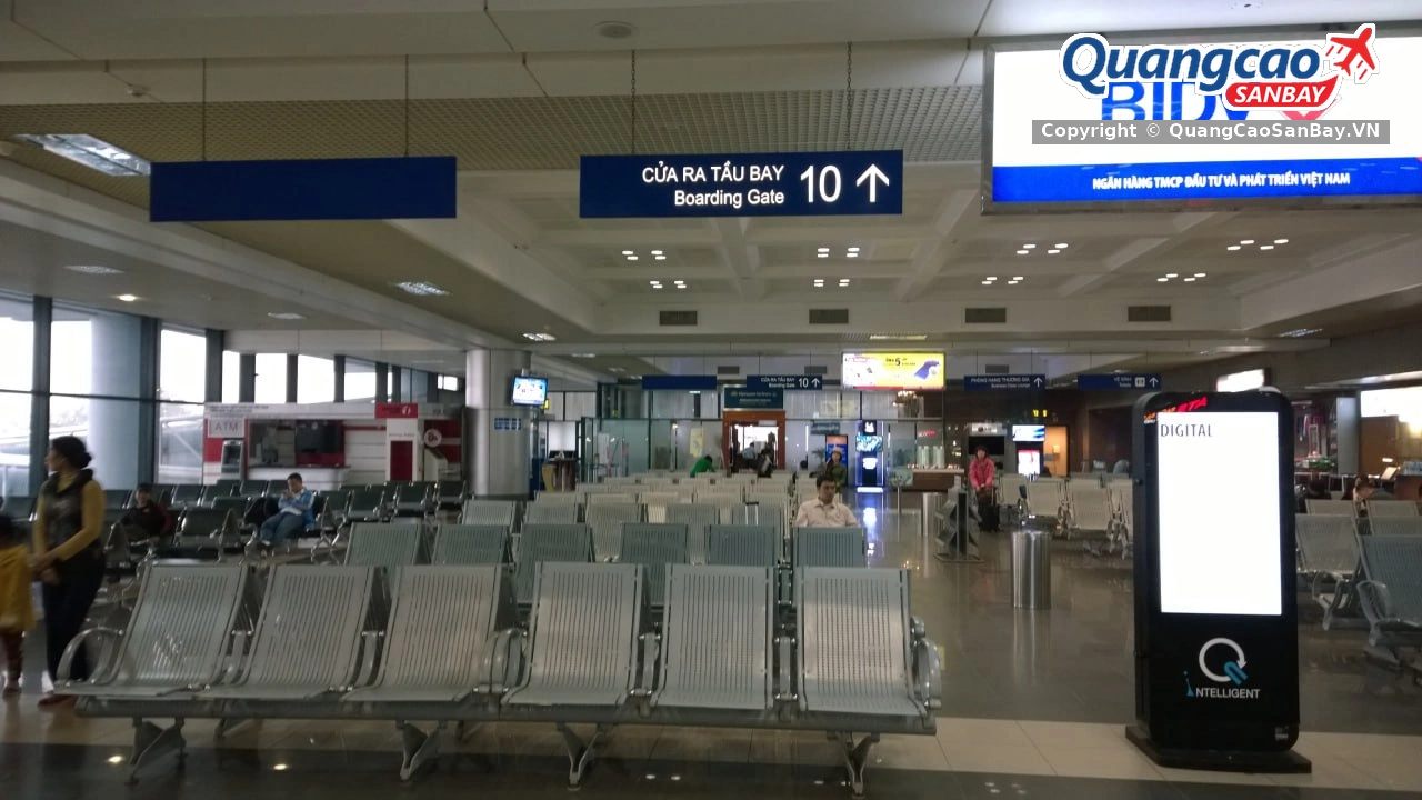 Màn hình LED quảng cáo tại khu vực cách ly đi sân bay Nội Bài